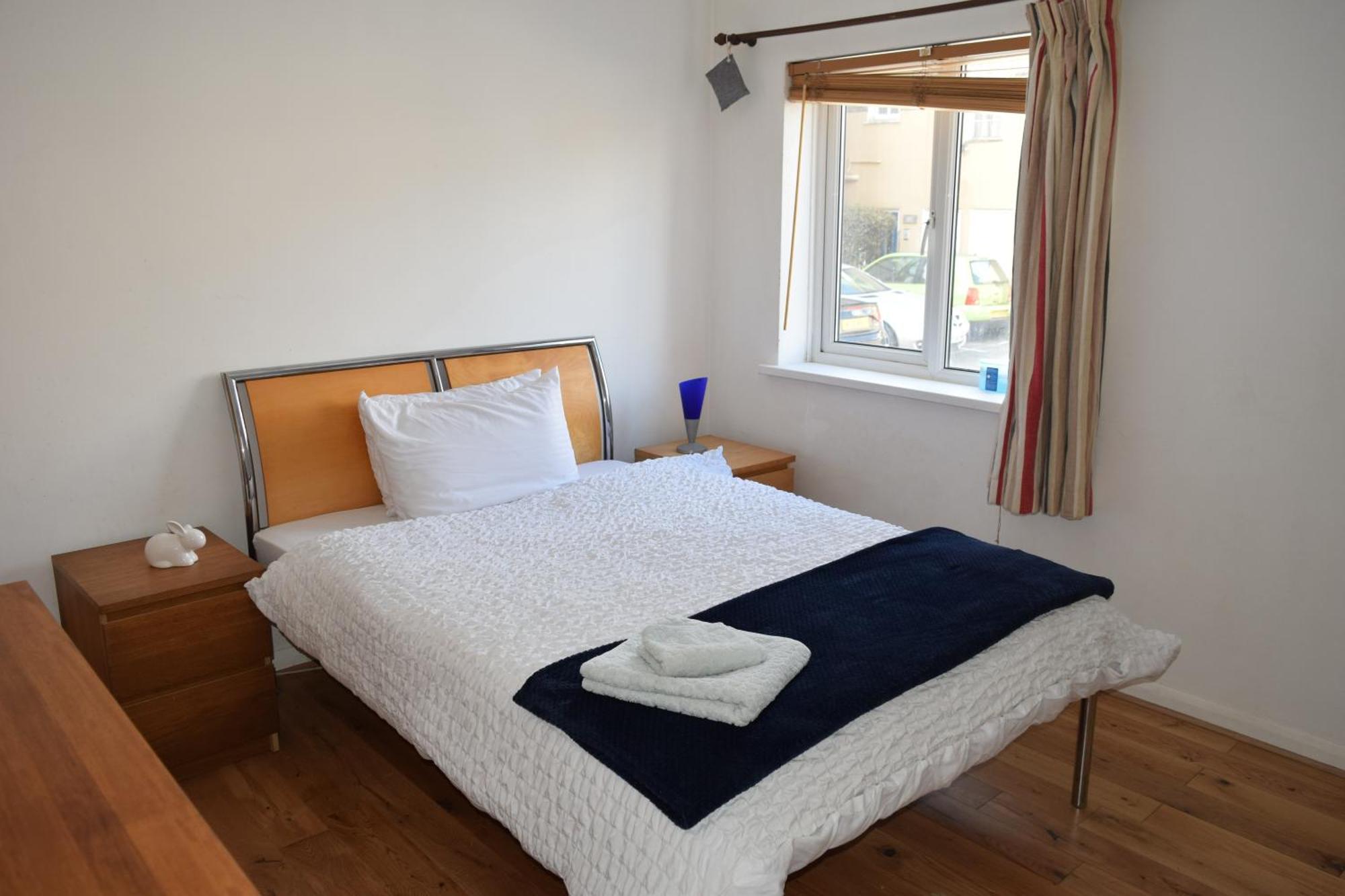 London Stratford - Spacious 2 Bed Flat With Secured Parking & Private Garden Buitenkant foto