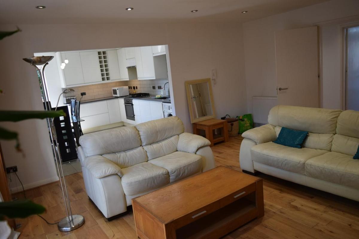 London Stratford - Spacious 2 Bed Flat With Secured Parking & Private Garden Buitenkant foto