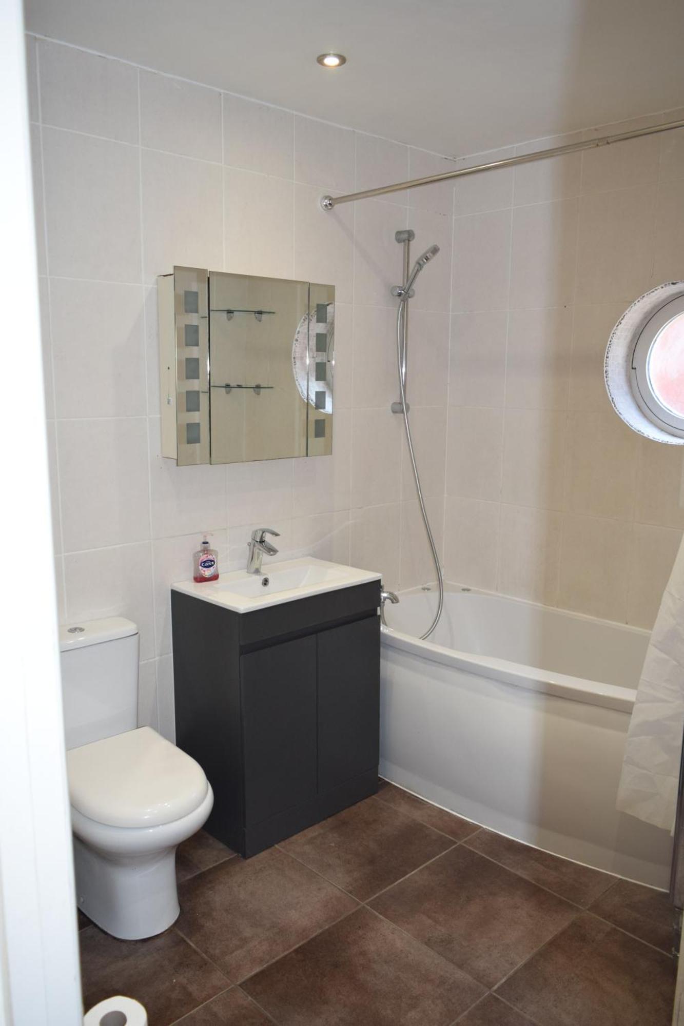 London Stratford - Spacious 2 Bed Flat With Secured Parking & Private Garden Buitenkant foto