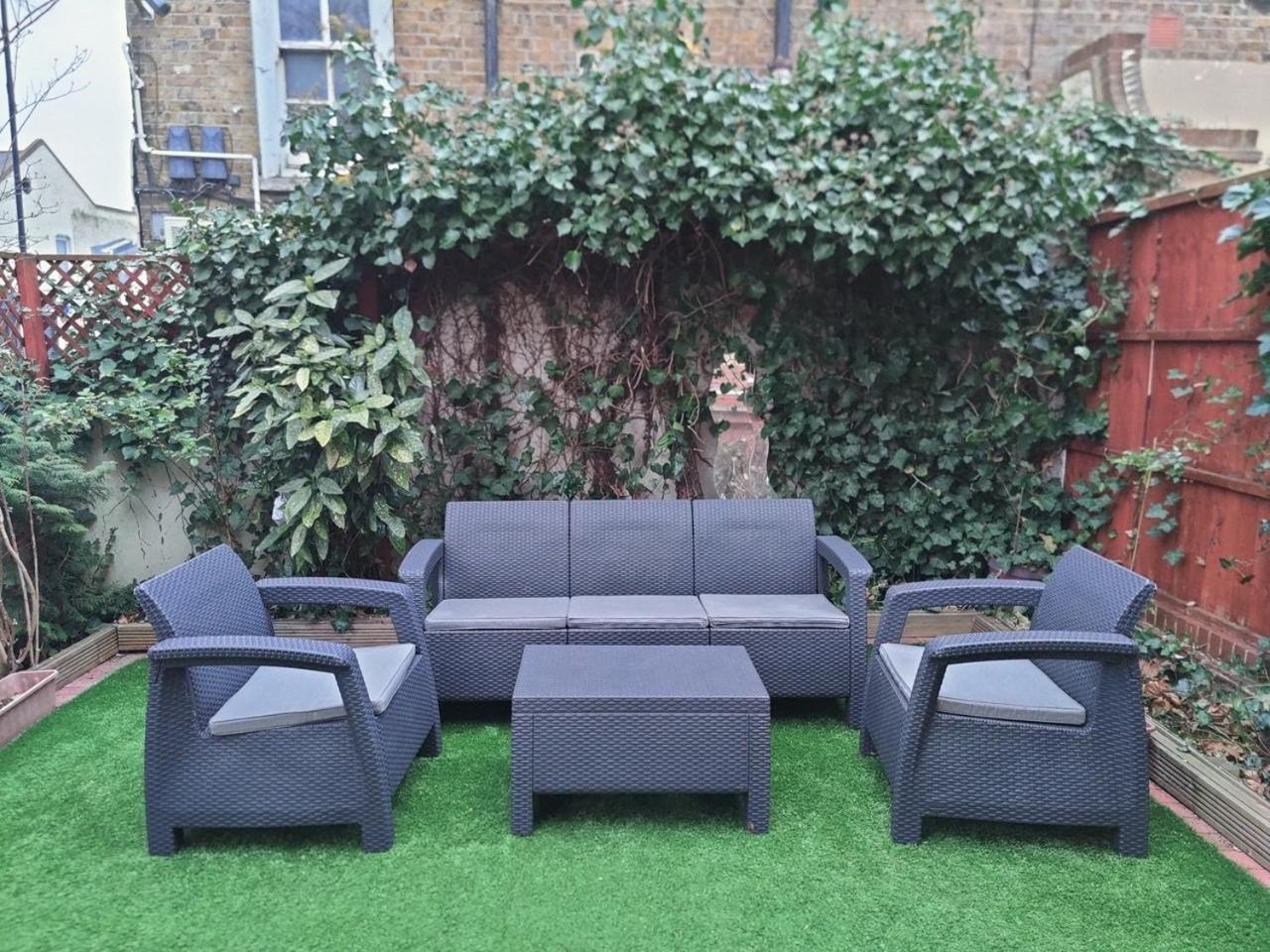 London Stratford - Spacious 2 Bed Flat With Secured Parking & Private Garden Buitenkant foto