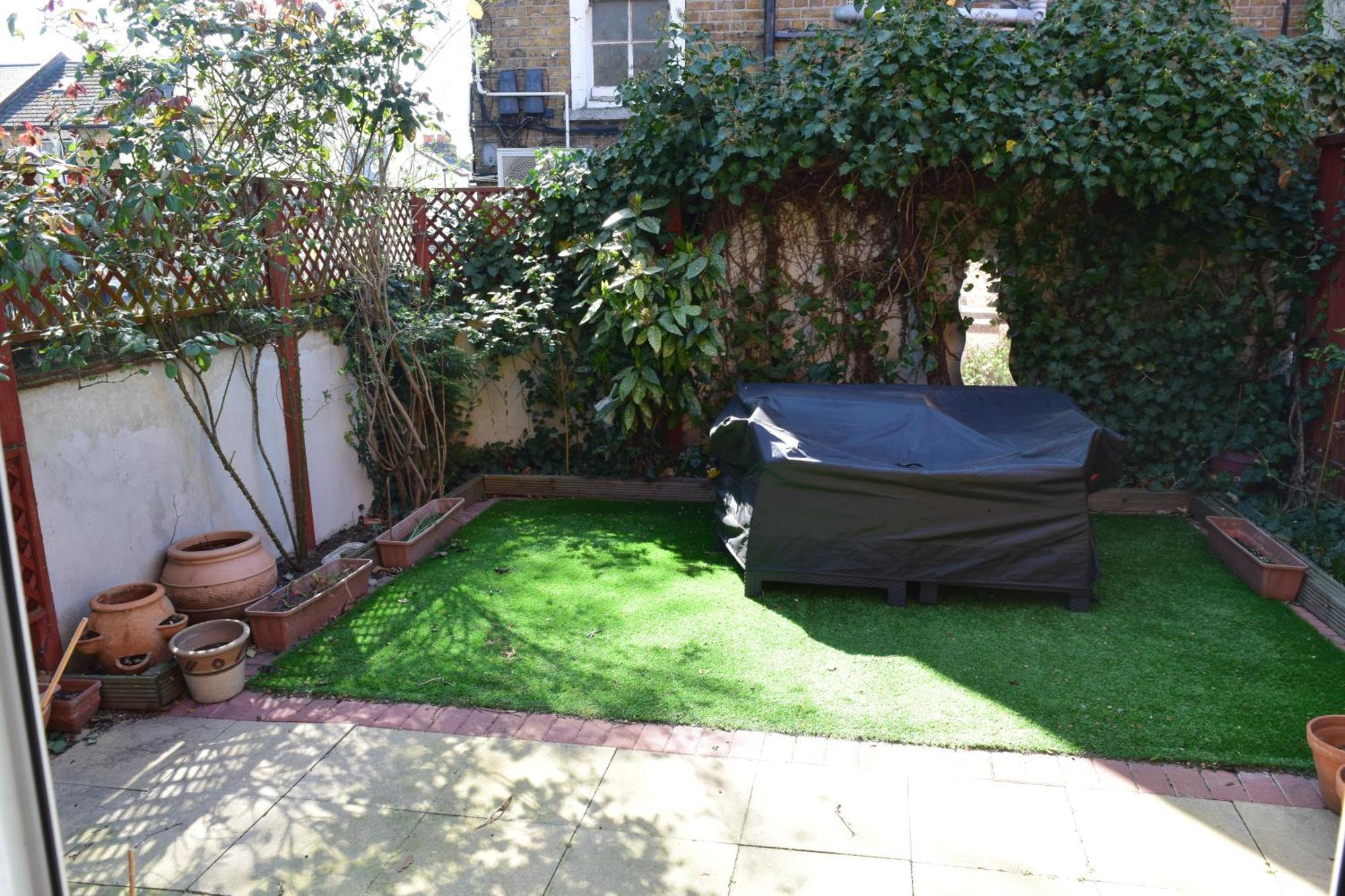 London Stratford - Spacious 2 Bed Flat With Secured Parking & Private Garden Buitenkant foto