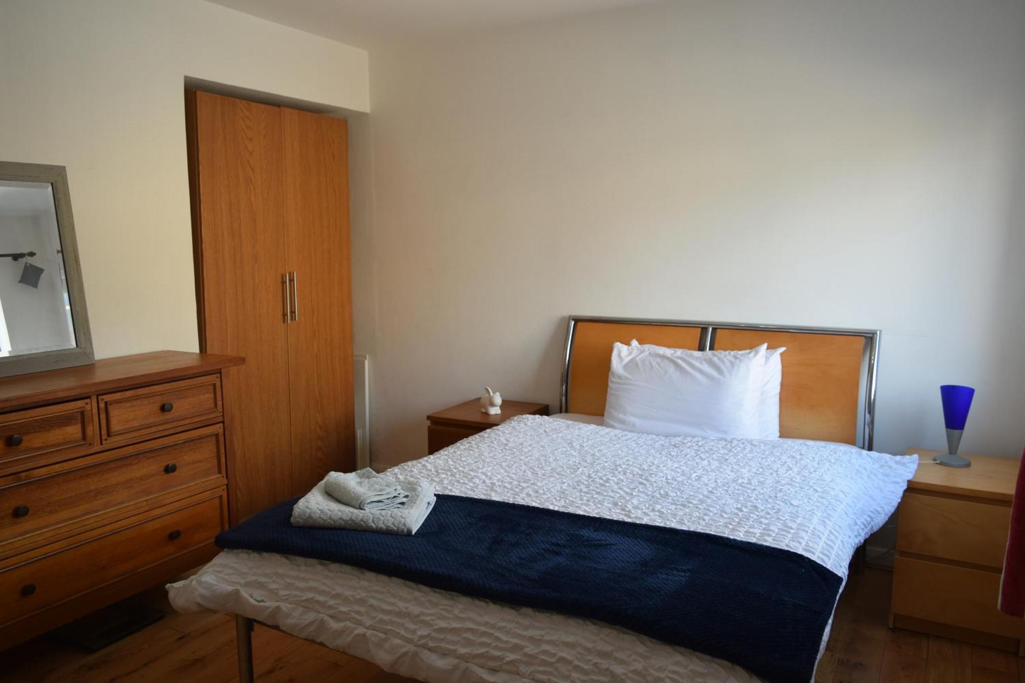 London Stratford - Spacious 2 Bed Flat With Secured Parking & Private Garden Buitenkant foto