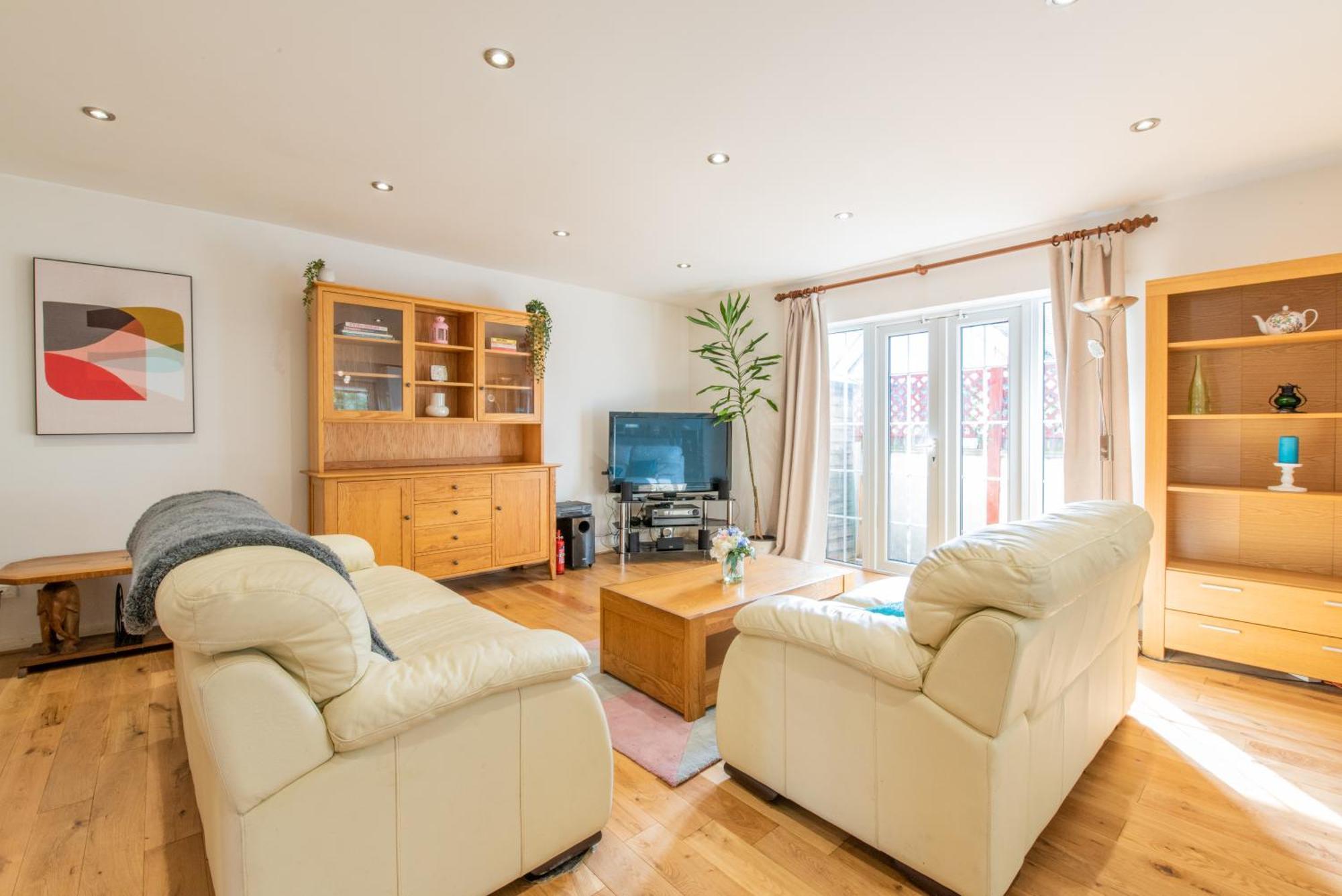 London Stratford - Spacious 2 Bed Flat With Secured Parking & Private Garden Buitenkant foto