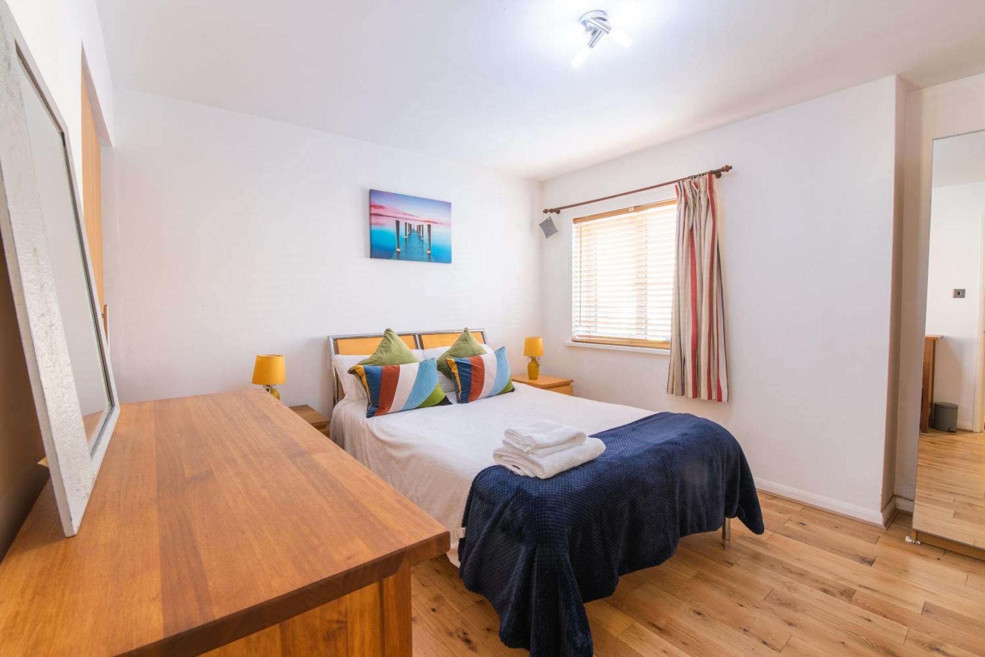London Stratford - Spacious 2 Bed Flat With Secured Parking & Private Garden Buitenkant foto