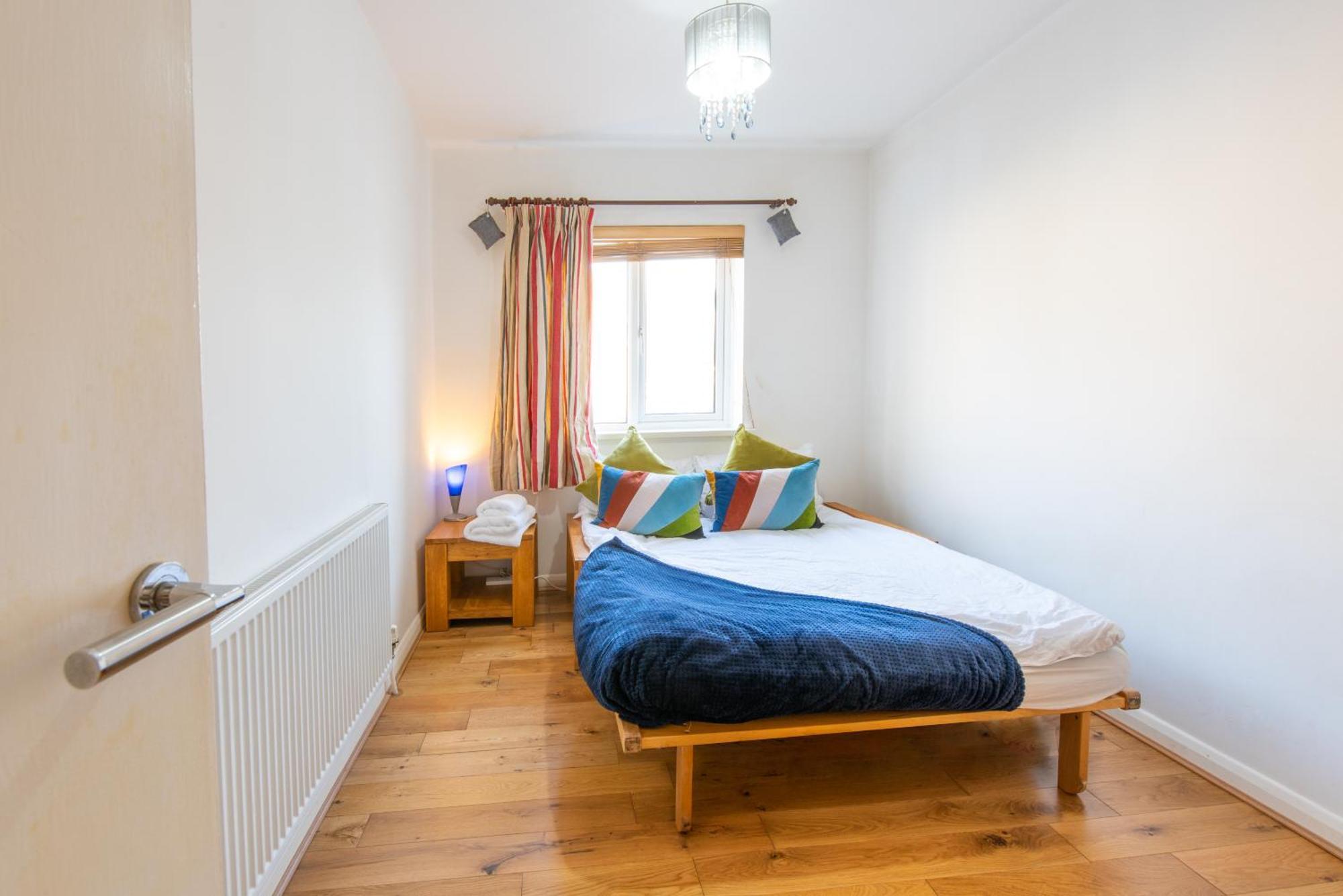 London Stratford - Spacious 2 Bed Flat With Secured Parking & Private Garden Buitenkant foto